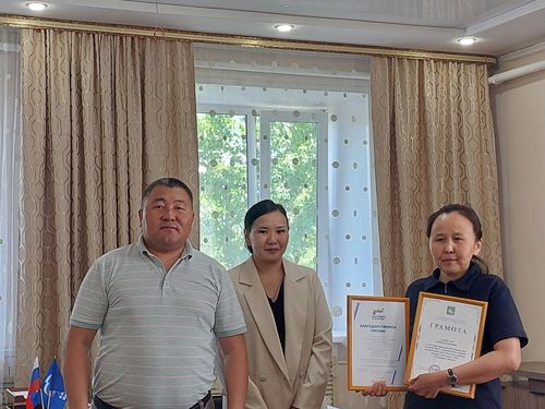 В Бай-Тайгинском района прошла встреча с семьями погибших солдат в зоне СВО.