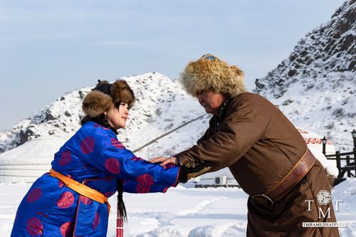 Обряды тувинцев, связанные с приветствием