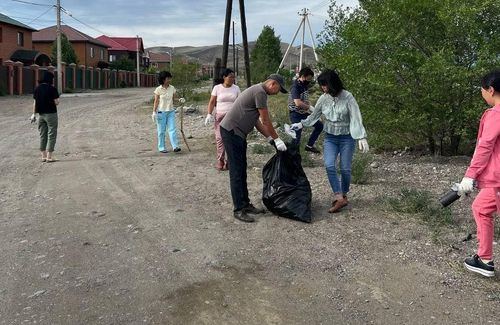 В Кызыле прошел масштабный субботник