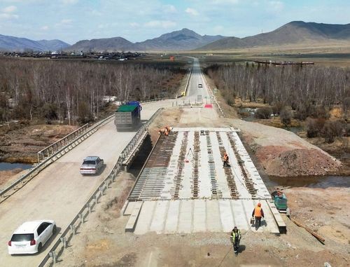 Оруктарны болгаш көвүрүглерни чаартып турар