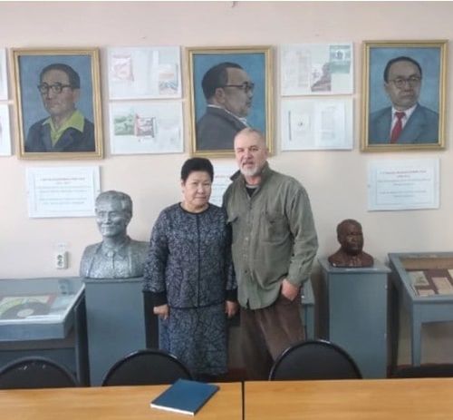 Туву посетил один из знаменитых современных писателей Сибири