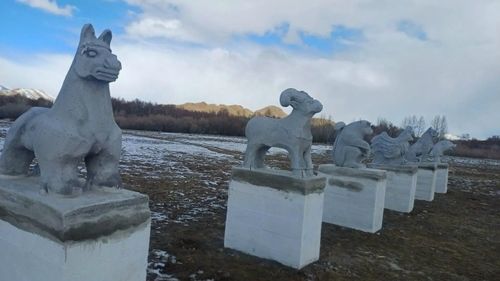 В Бай-Тайгинском районе открыли памятные знаки годам выпуска