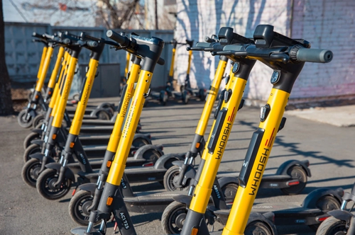 Вебер: «49% россиян негативно относятся к использованию электросамокатов»