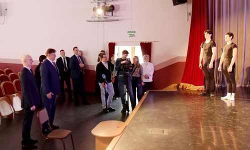 В День работника культуры полпред посетил Новосибирское государственное хореографическое училище