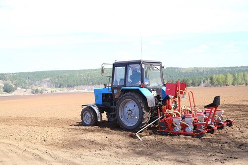 Аграрии Тувы начали активнее применять жидкие минеральные удобрения