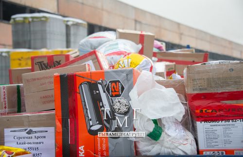 В Туве прошла отправка гуманитарного груза для защитников Отечества