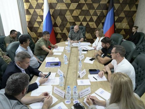 Глава Тувы Владислав Ховалыг провел рабочую встречу с руководством Донецкой Народной республики