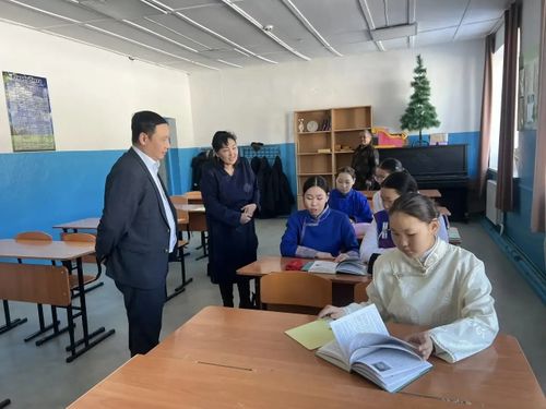 Орлан Соян проверил образовательные учреждения в Тес-Хемском районе