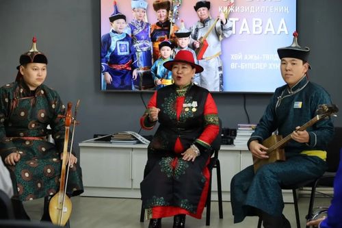 Өг-бүле – кижизидилгениң таваа: Шончалай Ооржак-Чооду-биле ужуражылга