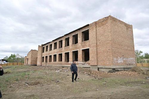 В Шагонаре в рамках программы «Комплексное развитие сельских территорий» идет реконструкция заброшенного недостроя