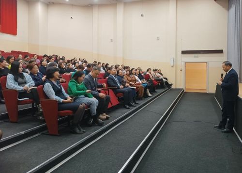 Кижизидилге өг-бүледен эгелээр: Ажы-төл ада-иениң хайгааралынга турар ужурлуг