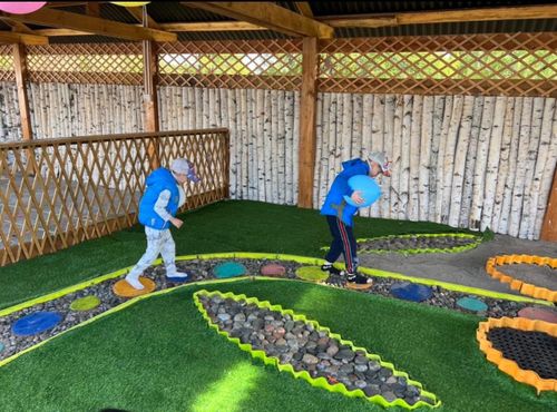 В Туве для воспитанников интерната с. Дерзиг-Аксы построили беседку для занятий на свежем воздухе