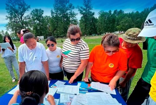 Более 400 человек приняли участие во Всероссийской ярмарке трудоустройства в Барун-Хемчикском районе и городе Ак-Довураке