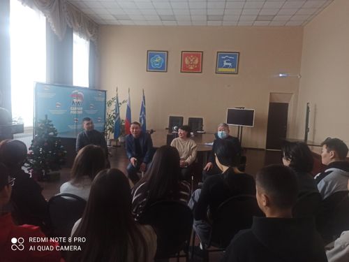 Министр труда и социальной политики встретился со студентами из Танды