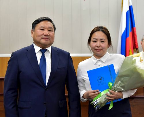 Глава Тувы поздравил сотрудников прокуратуры с профессиональным праздником