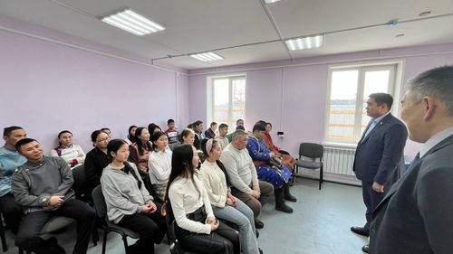 Депутат Госдумы Айдын Сарыглар встретился с инициативной молодежью Барун-Хемчика