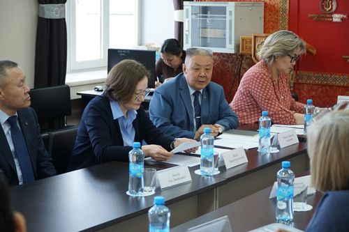 В Туве обсудили промежуточные итоги реализации первого мюзикла по мотивам тувинских народных сказок об Оскус-ооле