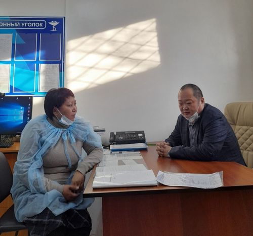 Министр здравоохранения Тувы проинспектировал больницы в двух районах