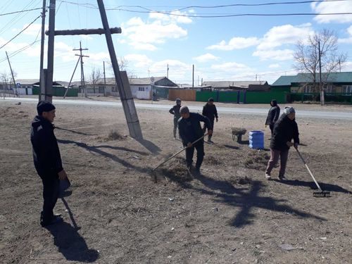 Жители Овюрского района провели масштабный субботник
