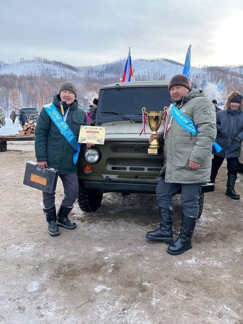 В Туве прошло ралли на УАЗах в честь Дня защитника Отечества и памяти героя СВО