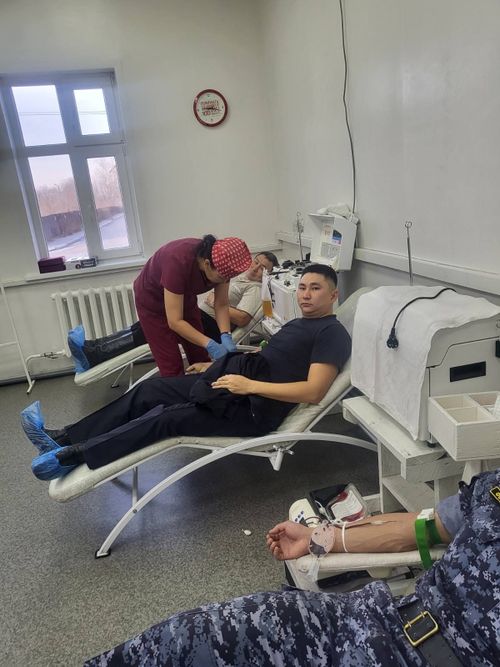 Судебные приставы Тувы организовали акцию «Больше крови - больше жизни»
