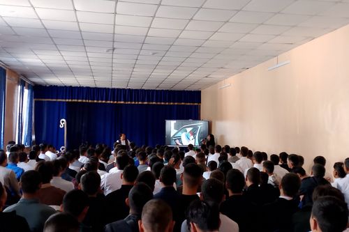 Госавтоинспекторы Тувы провели профилактическую беседу для студентов Тувинского политехнического техникума