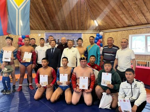 В селе Кызыл-Тайга открылся малый спортивный зал «Гнездо орлят»