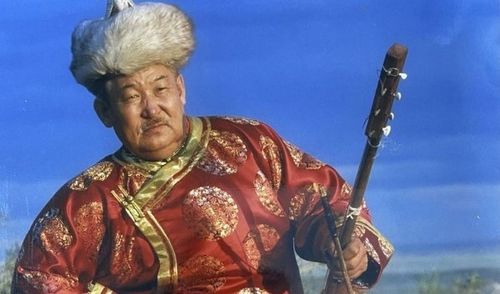 «Сарадак» мөөрейин Тыва АССР-ниң алдарлыг артизинге тураскаадып эрттирер