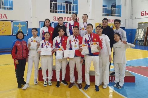 Лучники из Кызыла успешно выступили на чемпионате в Бай-Хааке