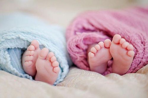 В Туве стартовал прием заявок на единовременную выплату родителям двойняшек и близнецов