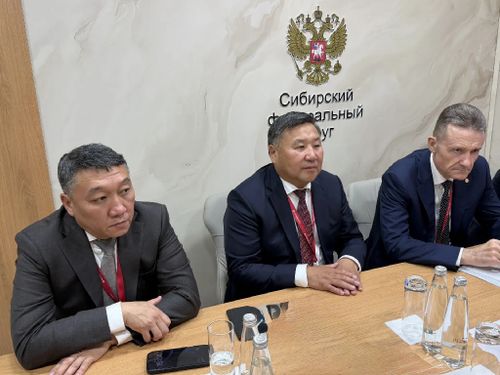 Владислав Ховалыг подписал соглашение с туроператором FUN&SUN и обсудил подготовку буддийского форума на ПМЭФ