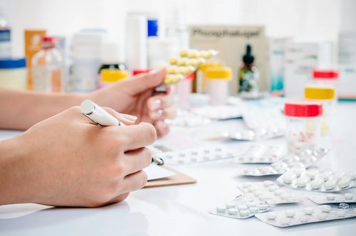 Росздравнадзор рекомендует усилить контроль за продажей рецептурных лекарств