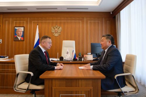 Министр строительства и ЖКХ РФ Ирек Файзуллин провел рабочую встречу с Главой Республики Тыва Владиславом Ховалыгом