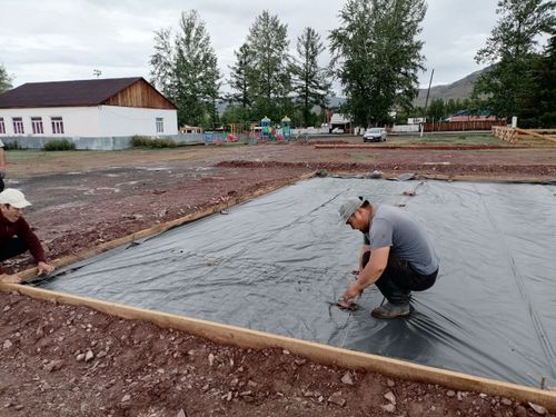 В Дзун-Хемчикском районе продолжается благоустройство общественных пространств