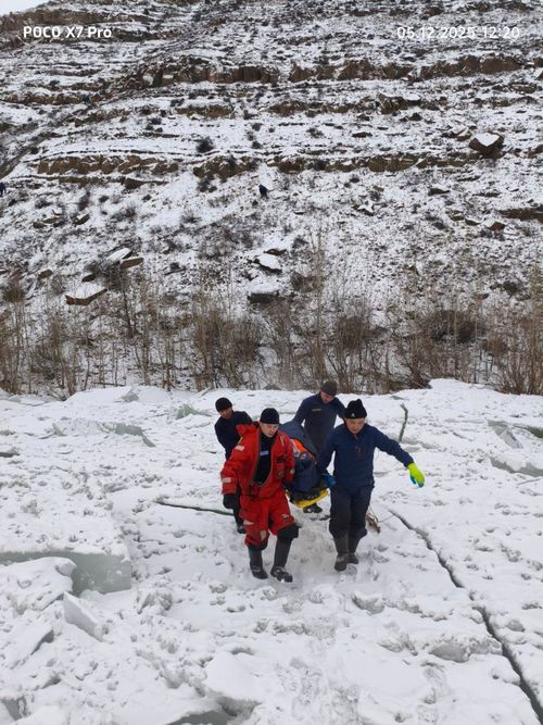 Благодаря бдительности 47-летнего гражданина была предотвращена трагедия на склоне горы