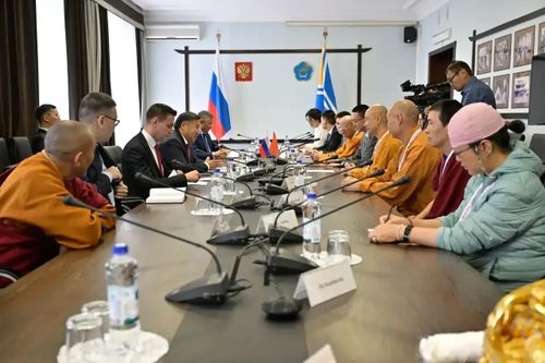 Владислав Ховалыг провёл переговоры с делегацией КНР на буддийском форуме