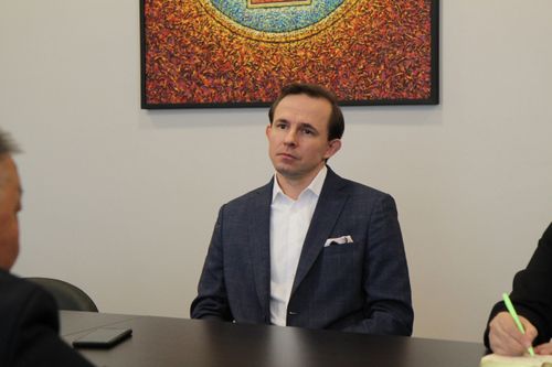 В Туву прибыл прославленный дирижер Красноярского академического симфонического оркестра Михаил Мосенков