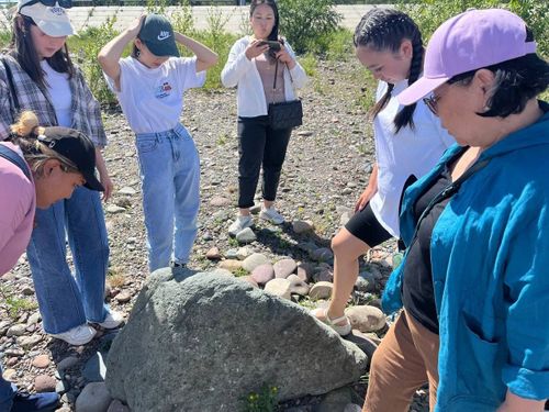 Студенты ТувГУ прошли полевую практику на берегу Енисея