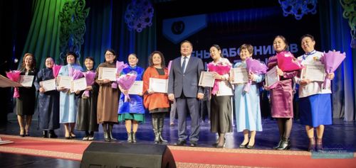 День работника культуры в Туве отметили наградами и концертом