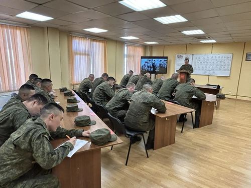 В 55-й горной бригаде прошел показ фильма о подвиге подольских курсантов