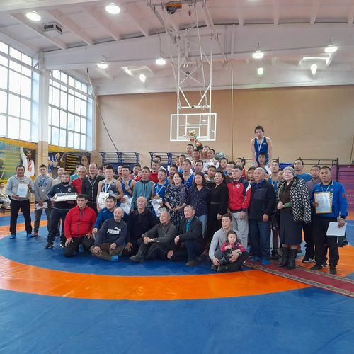 Кубок Республики Тыва завоевали юные борцы Кызылского района