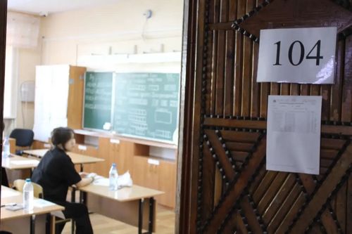 Выпускники Тувы сдают ЕГЭ по информатике и иностранным языкам