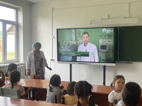 Подросткам рассказали об опасностях татуировок и уколов красоты