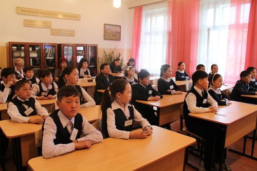 В школах Тувы планируют открыть 15 педагогических классов