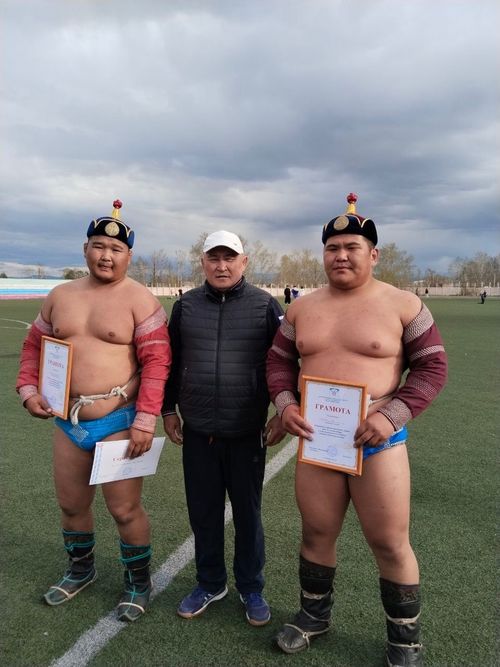 В Ак-Довураке провели соревнования в честь Дня Победы