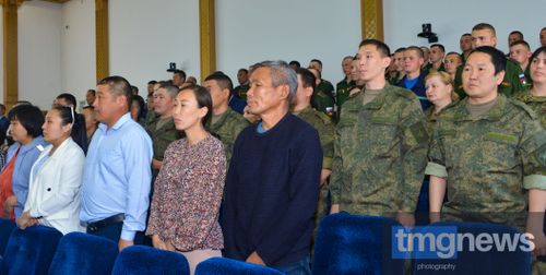 Родственникам бойцов, погибших в ходе специальной военной операции, вручили ордена Мужества