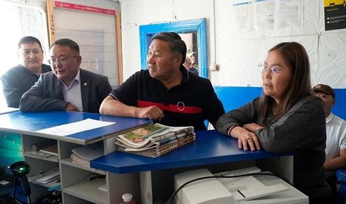 Глава Тувы поздравил почтовиков республики с профессиональным праздником