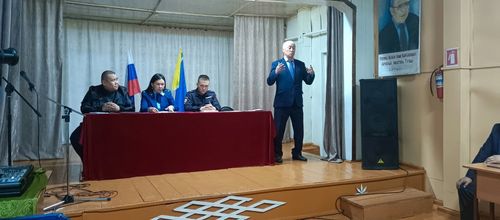 Актуальные вопросы обсудили на сходе граждан Улуг-Хемского района