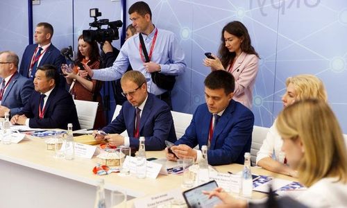 На площадке ПМЭФ-2023 прошло заседание Межрегиональной ассоциации «Сибирское соглашение»