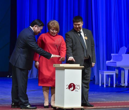 В Туве торжественно дан старт Году педагога и наставника